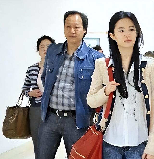 刘亦菲身世质疑_刘亦菲负面新闻_天涯扒一扒明星黑料,