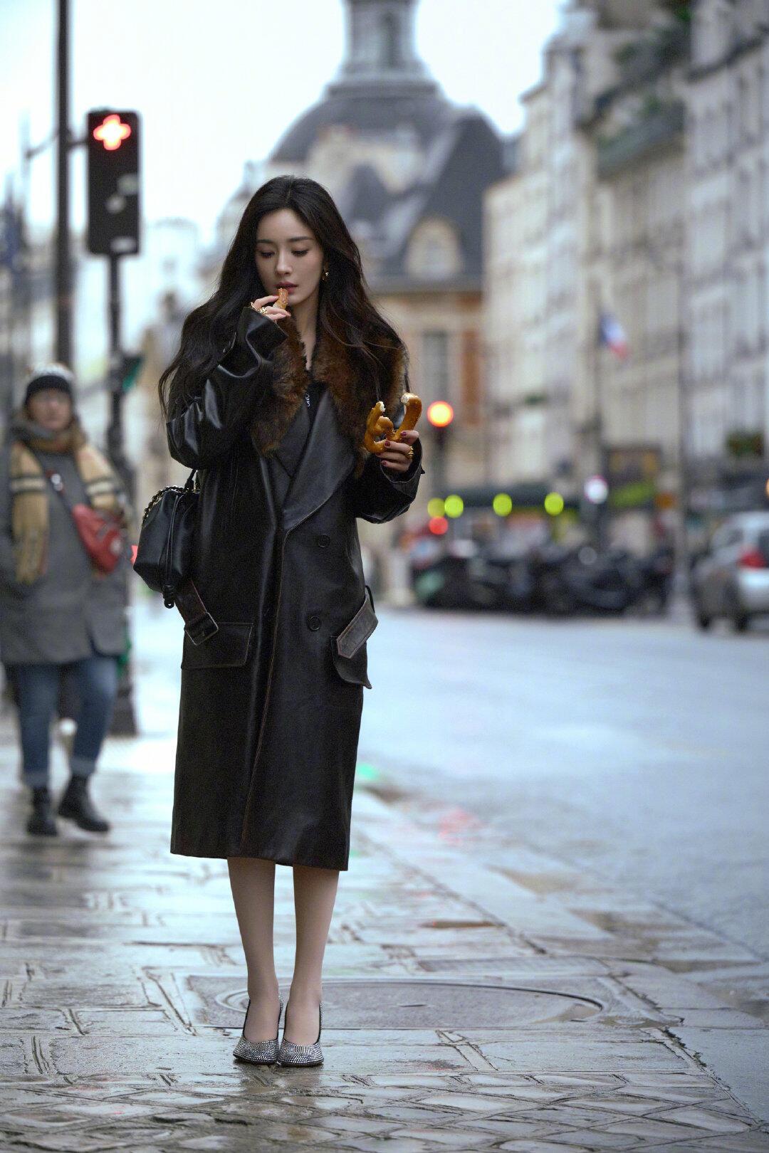 中年女性杨幂时髦穿搭_中国中年女明星_中年女性高圆圆时髦穿搭