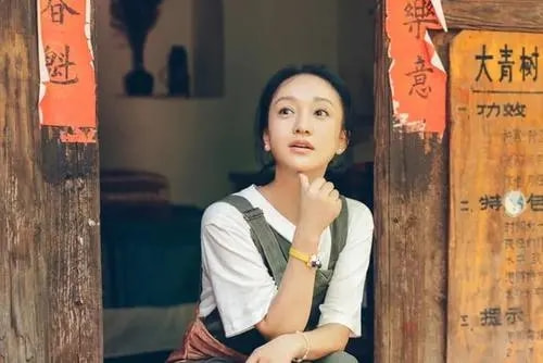 女星奇葩睡姿揭秘_女明星睡姿照片_杨超越宋茜林允许佳琪周迅