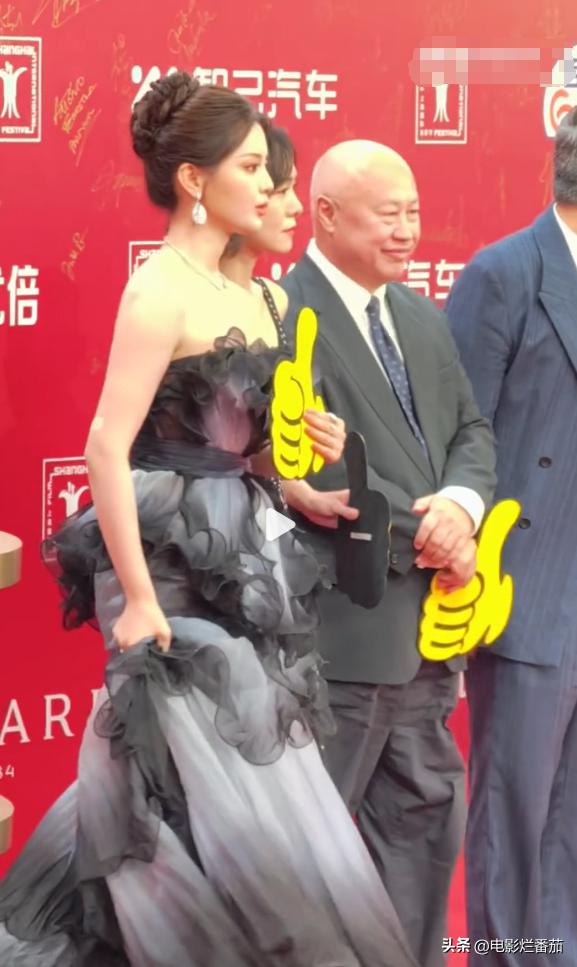 晚装女明星_红毯造型分析_明星时尚穿搭评价