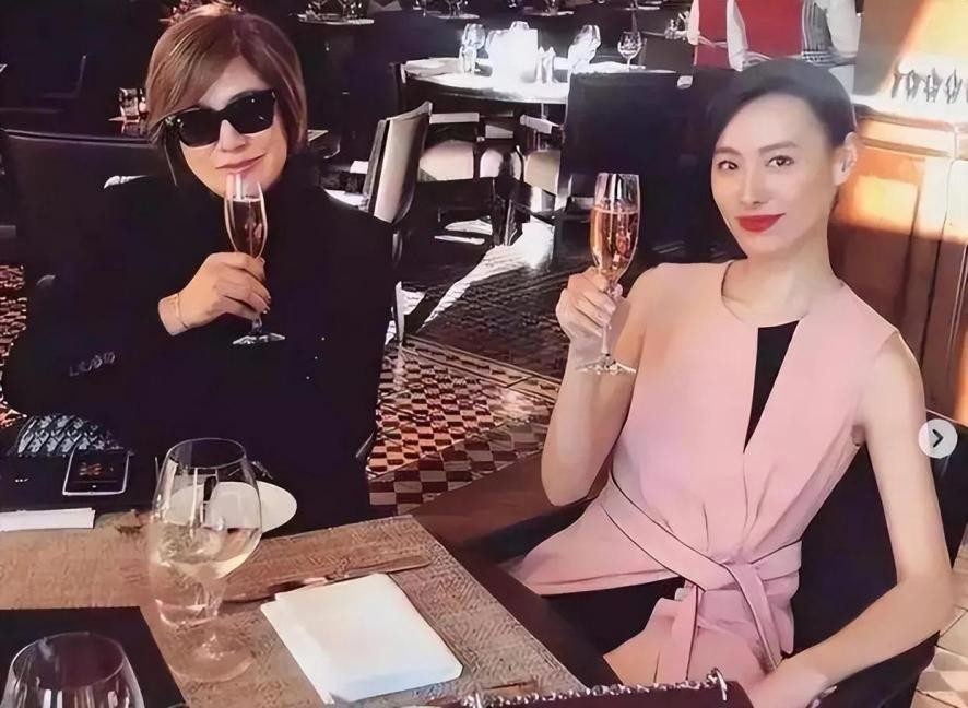 娱乐圈的无情_杨颖 人走茶凉 复出秘史