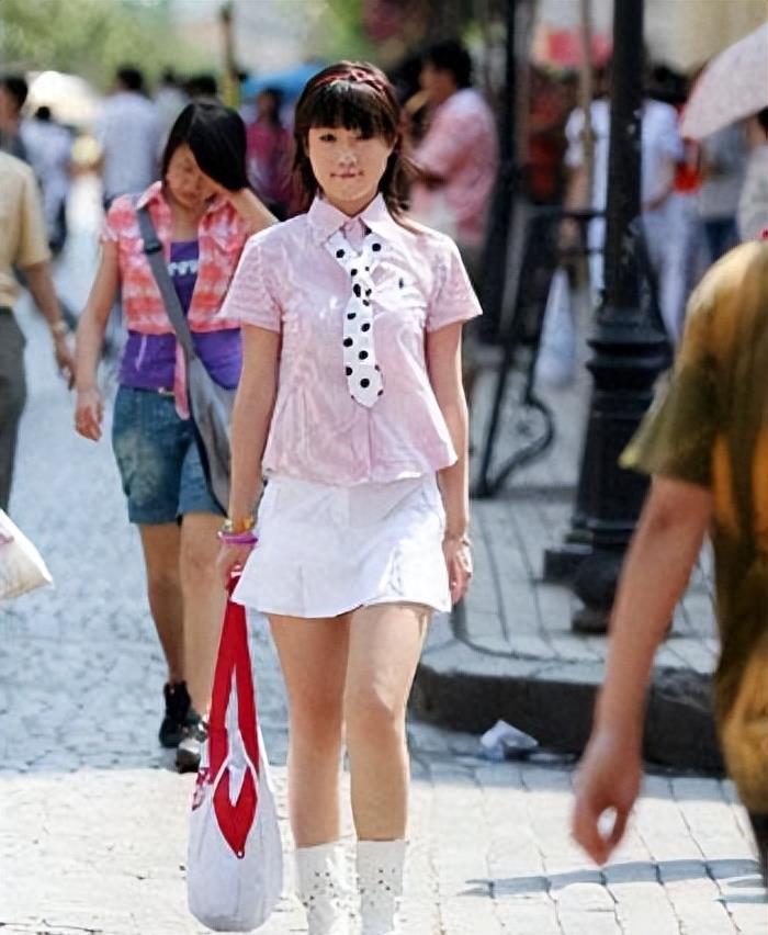 张小雨 裸模 人体摄影_中国女明星人体艺术